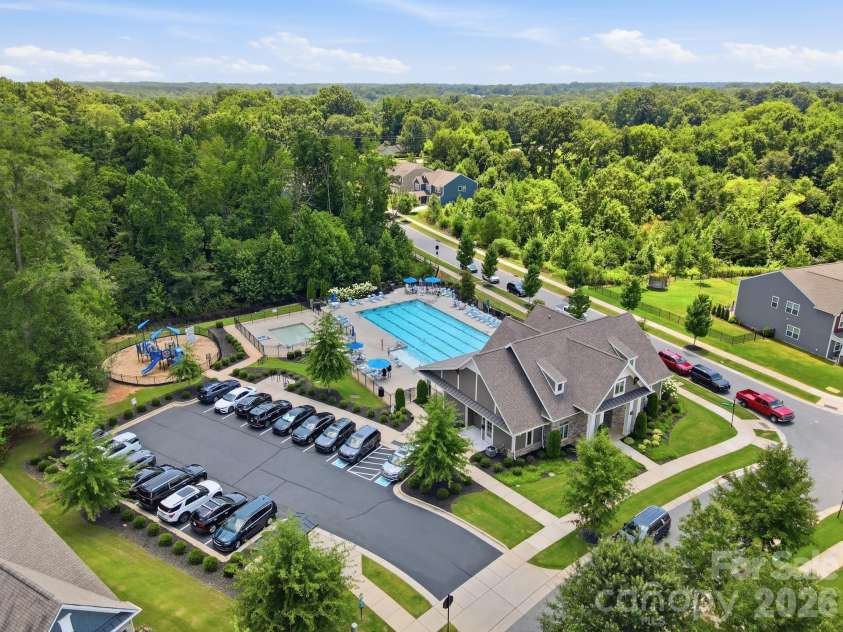 9815 Caledenia Drive, Huntersville, NC 28078.  MLS# CAR4403205, YatesRealty ID 39830. 