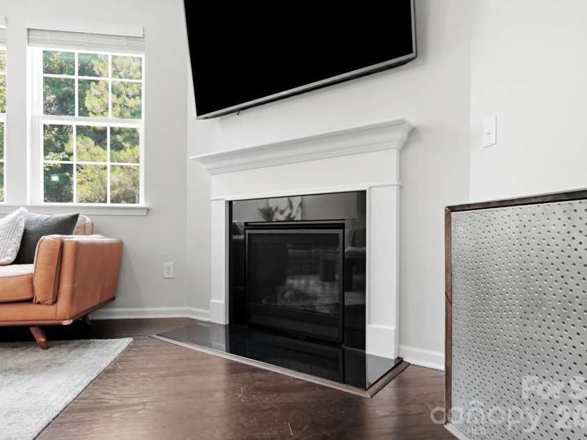 9815 Caledenia Drive, Huntersville, NC 28078.  MLS# CAR4403205, YatesRealty ID 39830. 