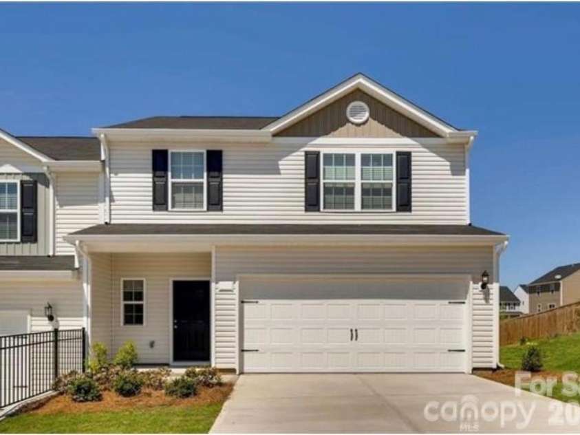 3361 Ellingford Road, Charlotte, NC 28214.  MLS# CAR4402921, YatesRealty ID 39831. 