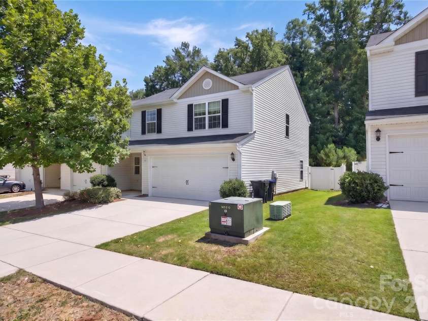 3361 Ellingford Road, Charlotte, NC 28214.  MLS# CAR4402921, YatesRealty ID 39831. 