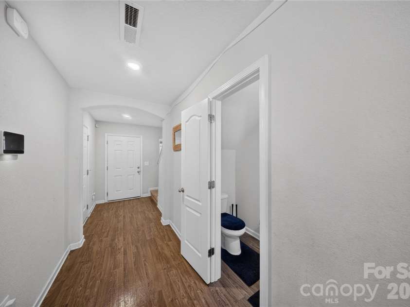 3361 Ellingford Road, Charlotte, NC 28214.  MLS# CAR4402921, YatesRealty ID 39831. 