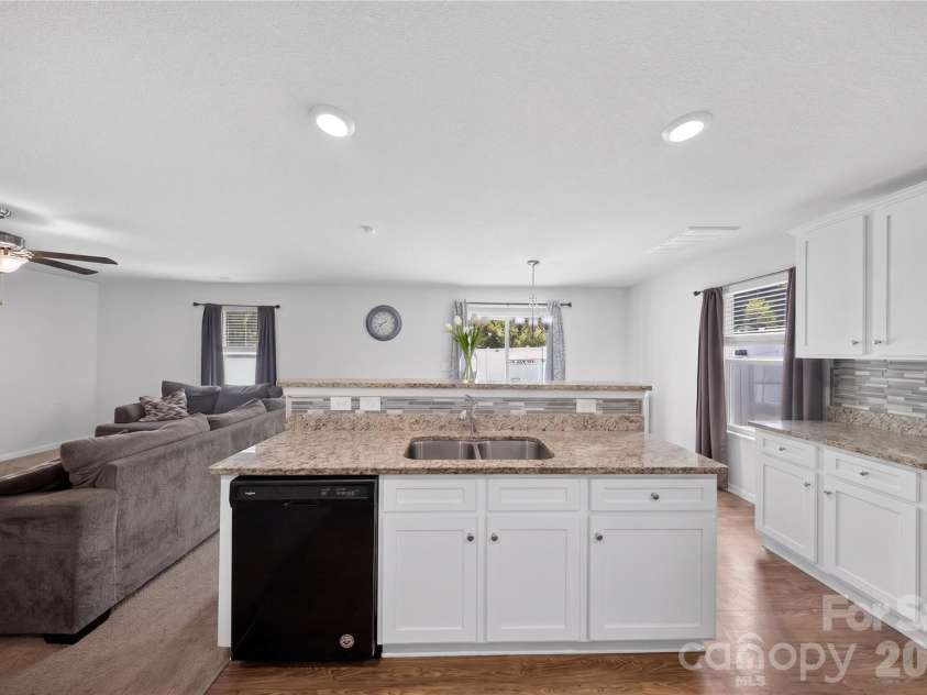 3361 Ellingford Road, Charlotte, NC 28214.  MLS# CAR4402921, YatesRealty ID 39831. 