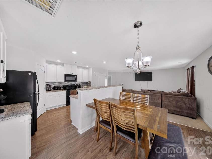 3361 Ellingford Road, Charlotte, NC 28214.  MLS# CAR4402921, YatesRealty ID 39831. 