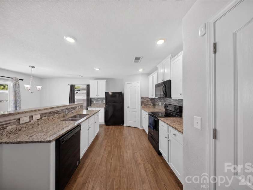 3361 Ellingford Road, Charlotte, NC 28214.  MLS# CAR4402921, YatesRealty ID 39831. 