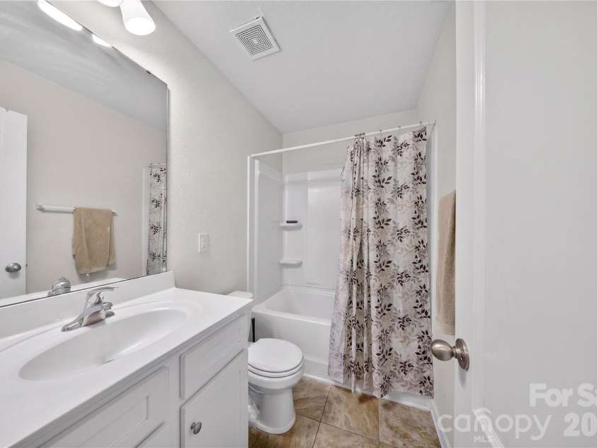 3361 Ellingford Road, Charlotte, NC 28214.  MLS# CAR4402921, YatesRealty ID 39831. 