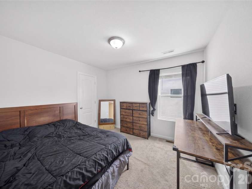 3361 Ellingford Road, Charlotte, NC 28214.  MLS# CAR4402921, YatesRealty ID 39831. 