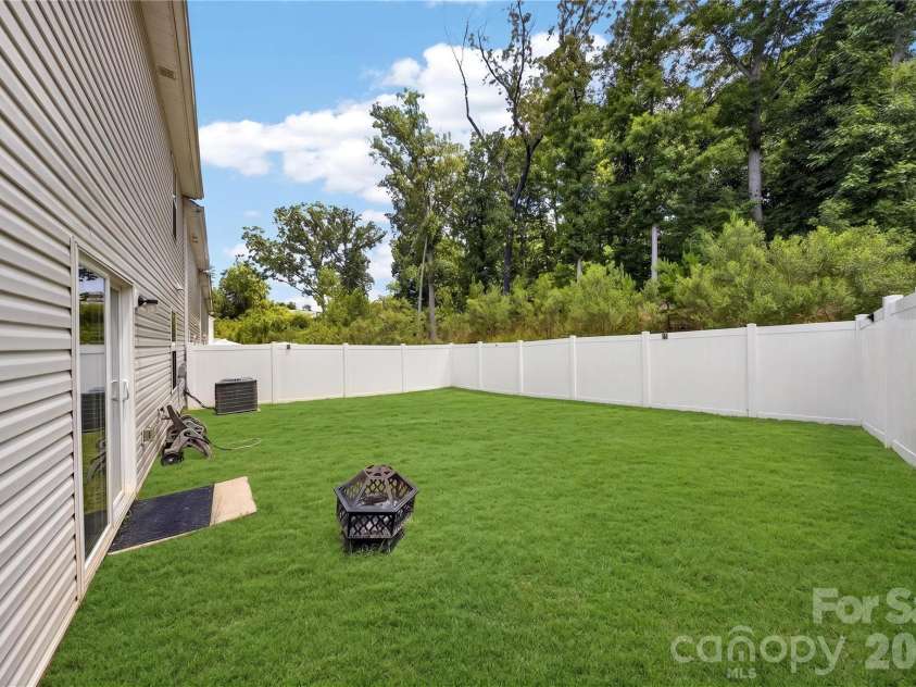 3361 Ellingford Road, Charlotte, NC 28214.  MLS# CAR4402921, YatesRealty ID 39831. 