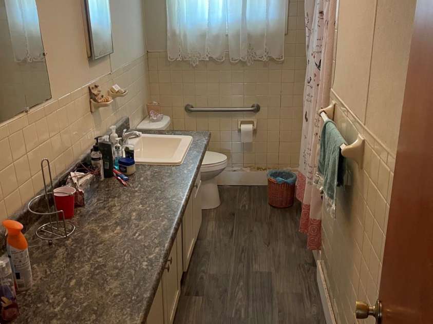 621 Westside Terrace, Davidson, NC 28036.  MLS# CAR4403116, YatesRealty ID 39832. Bathroom