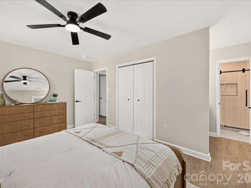 2000 Lawton Bluff Road, Charlotte, NC 28226.  MLS# CAR4403159, YatesRealty ID 39834. Primary suite