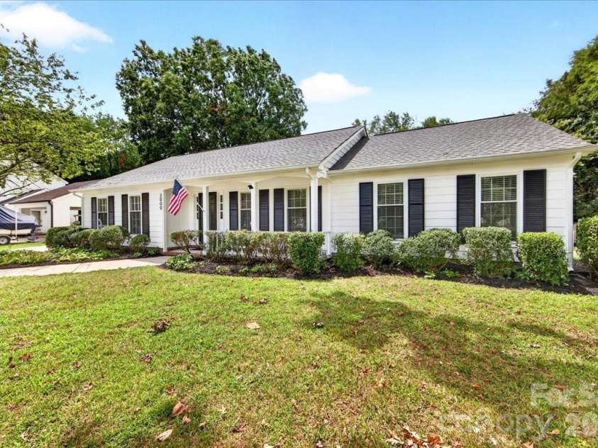 2000 Lawton Bluff Road, Charlotte, NC 28226.  MLS# CAR4403159, YatesRealty ID 39834. Welcome home!