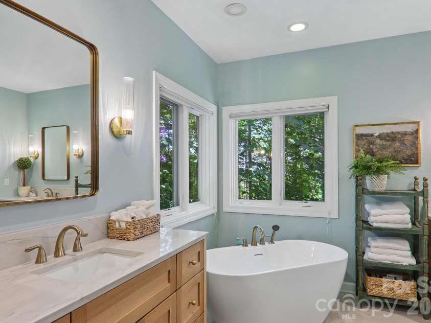 24 Turkey Roost Court, Flat Rock, NC 28739.  MLS# CAR4402164, YatesRealty ID 39835. 