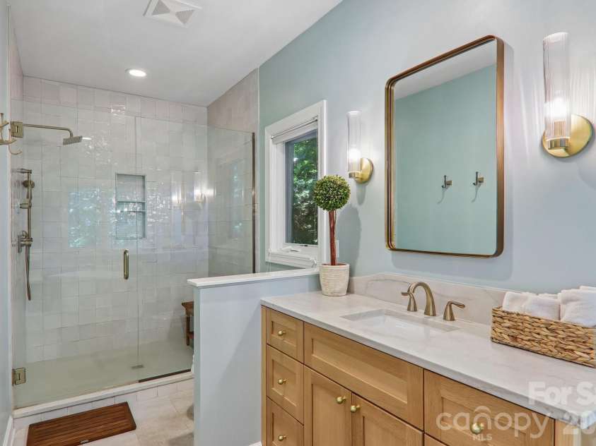 24 Turkey Roost Court, Flat Rock, NC 28739.  MLS# CAR4402164, YatesRealty ID 39835. 