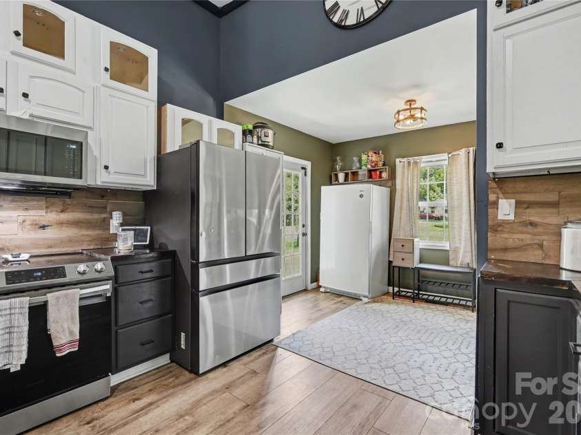 159 Lacy Street, Chester, SC 29706.  MLS# CAR4401942, YatesRealty ID 39836. Kitchen