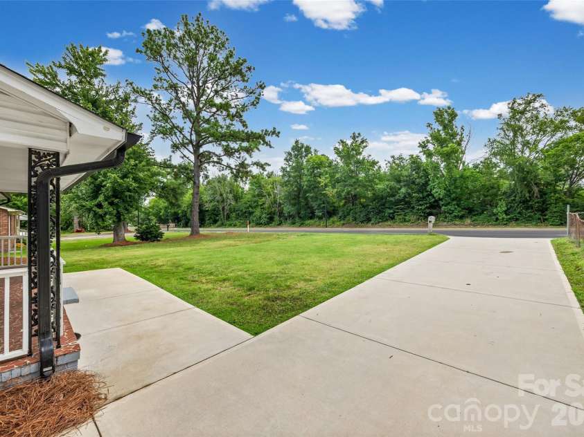 462 Heckle Boulevard, Rock Hill, SC 29730.  MLS# CAR4401618, YatesRealty ID 39838. 