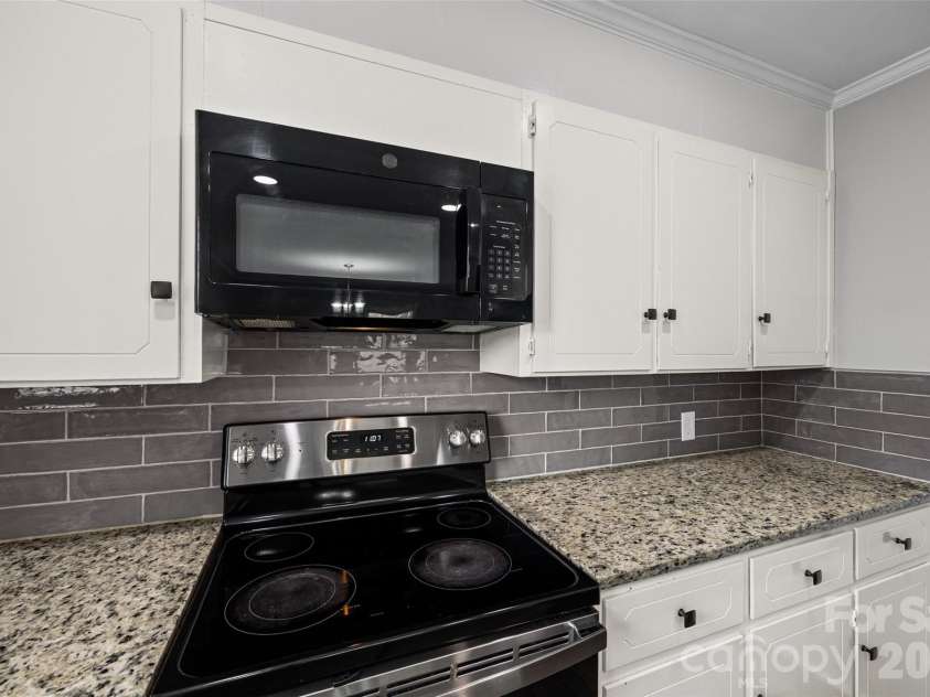 462 Heckle Boulevard, Rock Hill, SC 29730.  MLS# CAR4401618, YatesRealty ID 39838. 