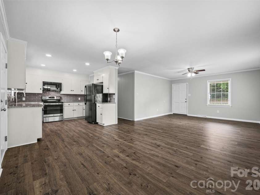462 Heckle Boulevard, Rock Hill, SC 29730.  MLS# CAR4401618, YatesRealty ID 39838. 