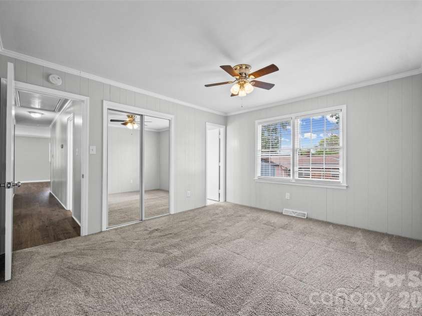462 Heckle Boulevard, Rock Hill, SC 29730.  MLS# CAR4401618, YatesRealty ID 39838. 