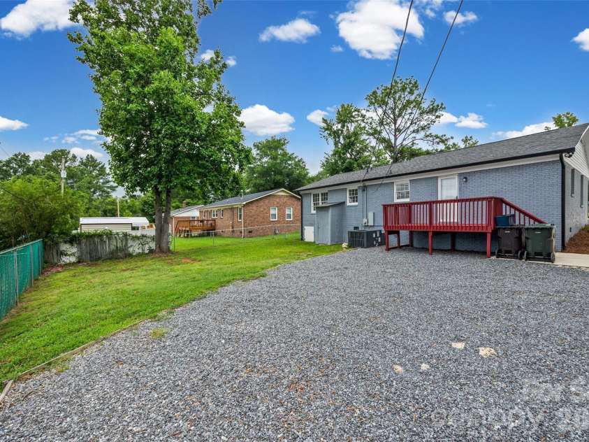 462 Heckle Boulevard, Rock Hill, SC 29730.  MLS# CAR4401618, YatesRealty ID 39838. 