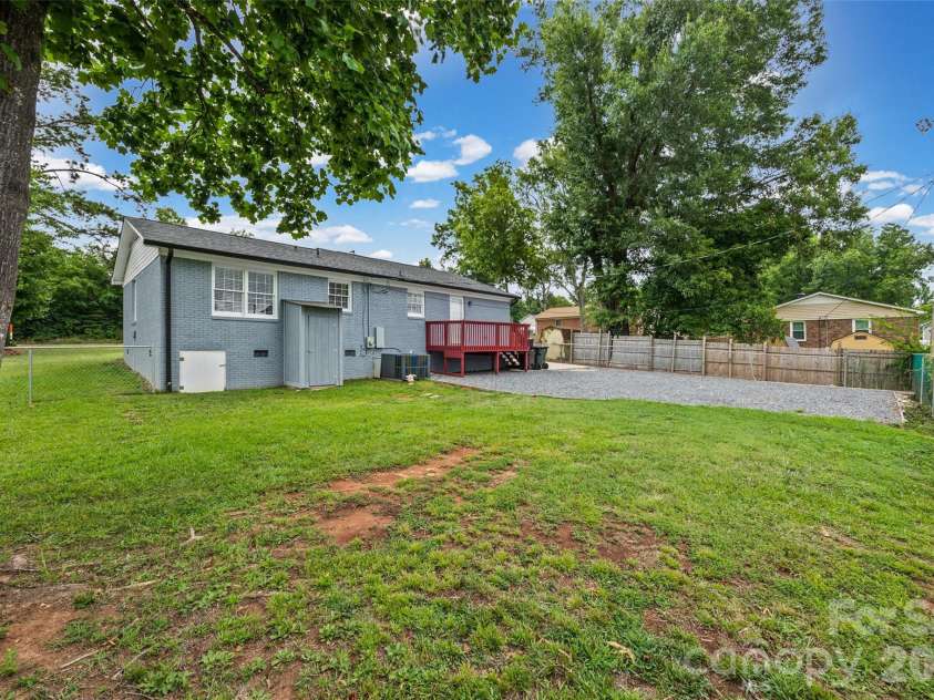 462 Heckle Boulevard, Rock Hill, SC 29730.  MLS# CAR4401618, YatesRealty ID 39838. 
