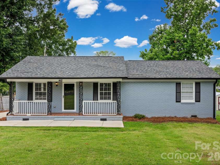 462 Heckle Boulevard, Rock Hill, SC 29730.  MLS# CAR4401618, YatesRealty ID 39838. Welcome to 462 S. Heckle Blvd