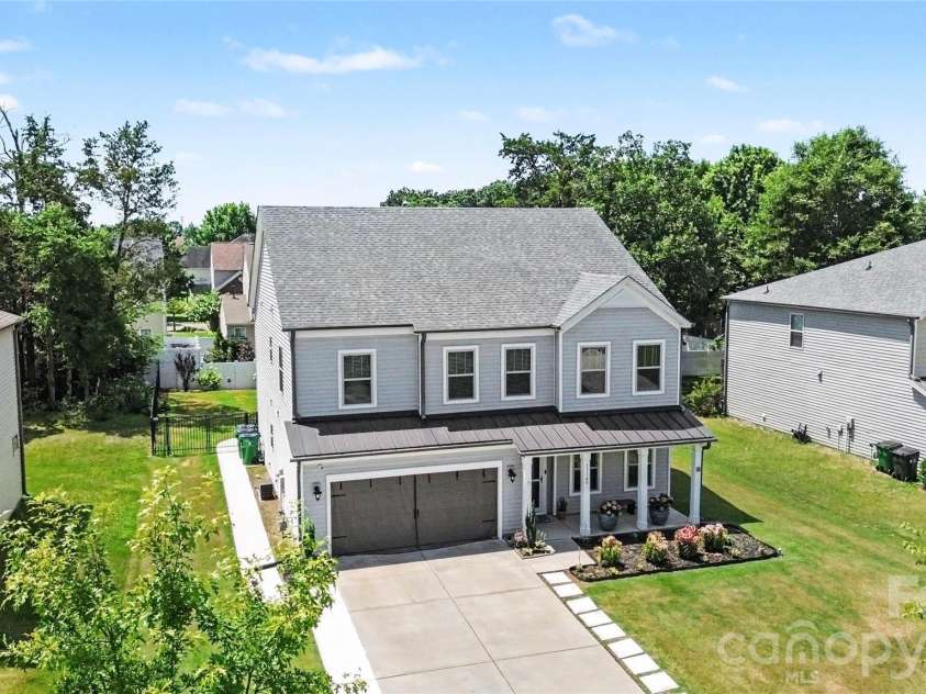 11140 Comiskey Lane, Charlotte, NC 28273.  MLS# CAR4402537, YatesRealty ID 39839. 