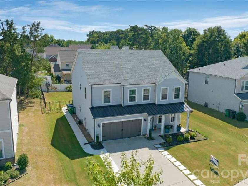 11140 Comiskey Lane, Charlotte, NC 28273.  MLS# CAR4402537, YatesRealty ID 39839. 
