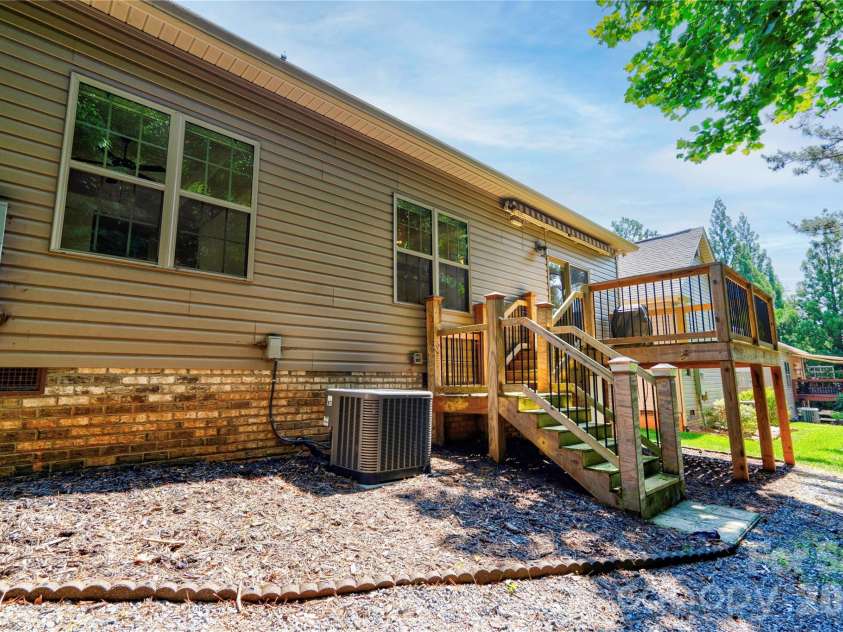 194 T R Harris Drive, Shelby, NC 28150.  MLS# CAR4403041, YatesRealty ID 3984. 