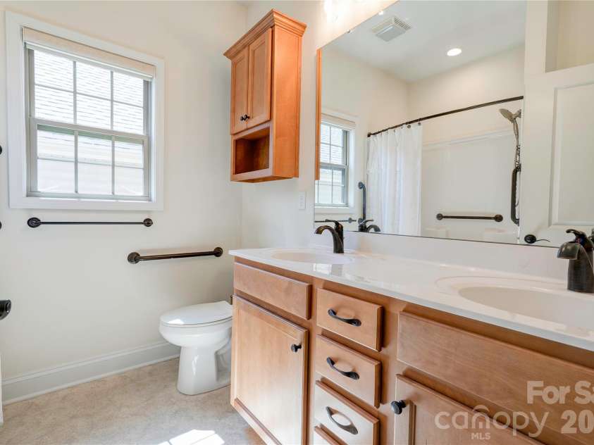 194 T R Harris Drive, Shelby, NC 28150.  MLS# CAR4403041, YatesRealty ID 3984. Second full bathroom