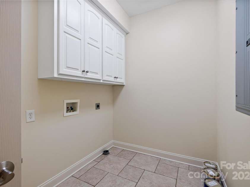 2488 Birdie Lane, Conover, NC 28613.  MLS# CAR4188247, YatesRealty ID 3984. 