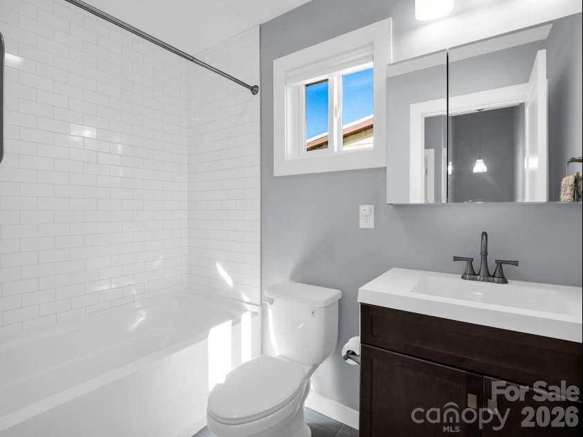 9 Citra Street, Arden, NC 28704.  MLS# CAR4299774, YatesRealty ID 3984. Full bathroom