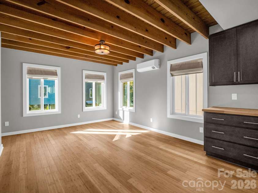 9 Citra Street, Arden, NC 28704.  MLS# CAR4299774, YatesRealty ID 3984. Main living