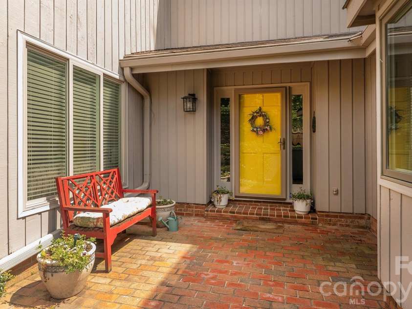5100 Gamton Court, Charlotte, NC 28226.  MLS# CAR4402580, YatesRealty ID 39840. 