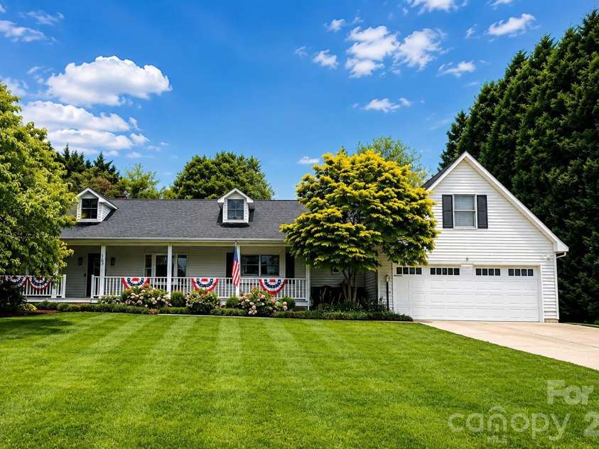 567 Canvasback Road, Mooresville, NC 28117.  MLS# CAR4401725, YatesRealty ID 39841. 