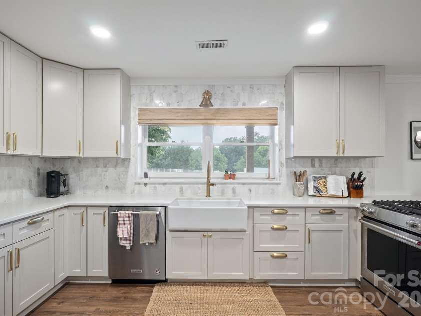 567 Canvasback Road, Mooresville, NC 28117.  MLS# CAR4401725, YatesRealty ID 39841. 