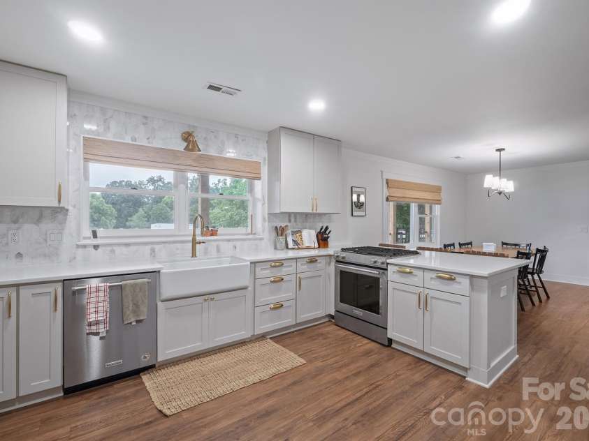 567 Canvasback Road, Mooresville, NC 28117.  MLS# CAR4401725, YatesRealty ID 39841. 