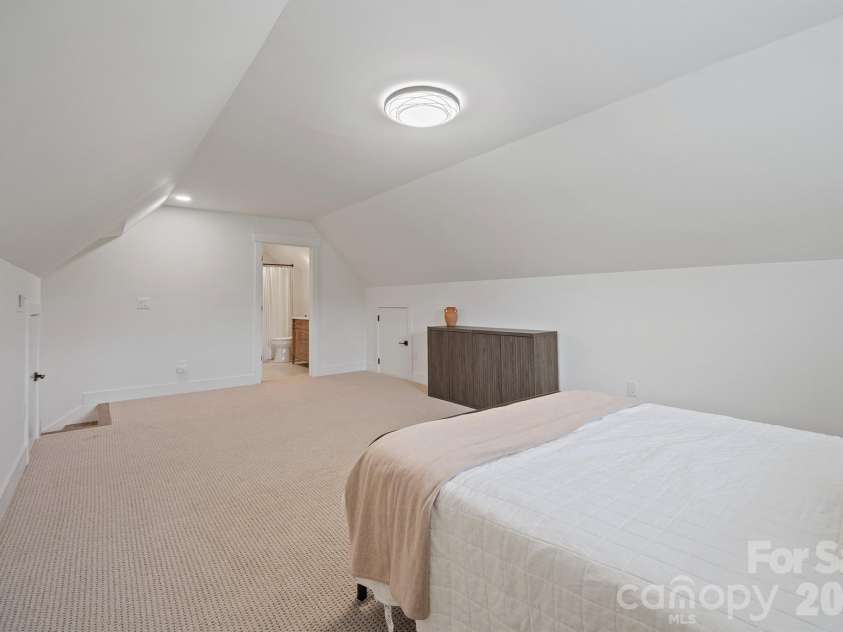 567 Canvasback Road, Mooresville, NC 28117.  MLS# CAR4401725, YatesRealty ID 39841. 