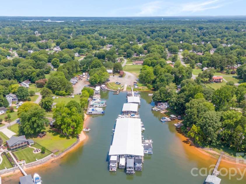 567 Canvasback Road, Mooresville, NC 28117.  MLS# CAR4401725, YatesRealty ID 39841. 