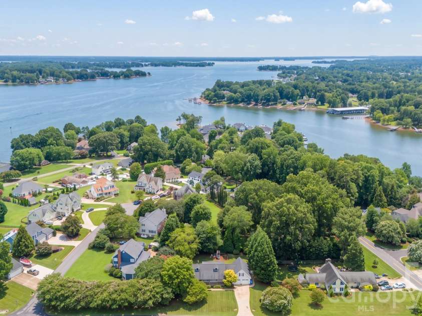 567 Canvasback Road, Mooresville, NC 28117.  MLS# CAR4401725, YatesRealty ID 39841. 