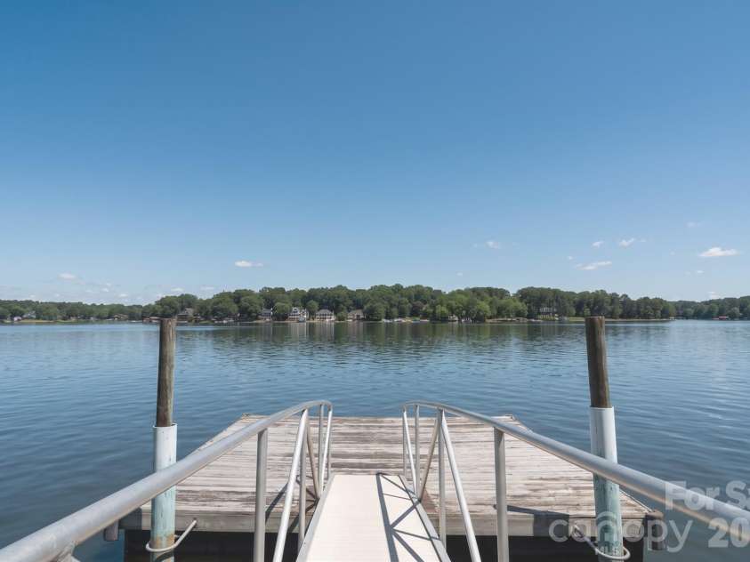 567 Canvasback Road, Mooresville, NC 28117.  MLS# CAR4401725, YatesRealty ID 39841. 