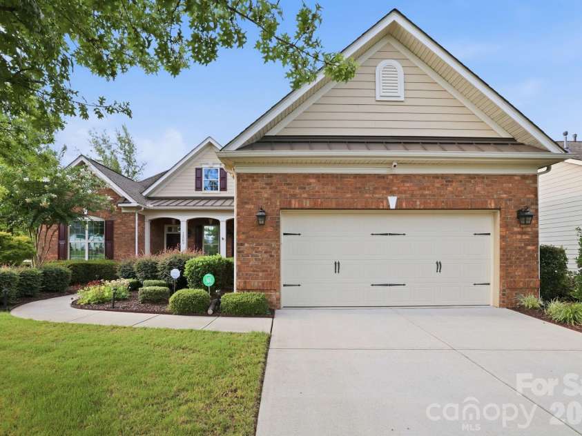 15503 Lake Ridge Road, Charlotte, NC 28278.  MLS# CAR4401425, YatesRealty ID 39842. 