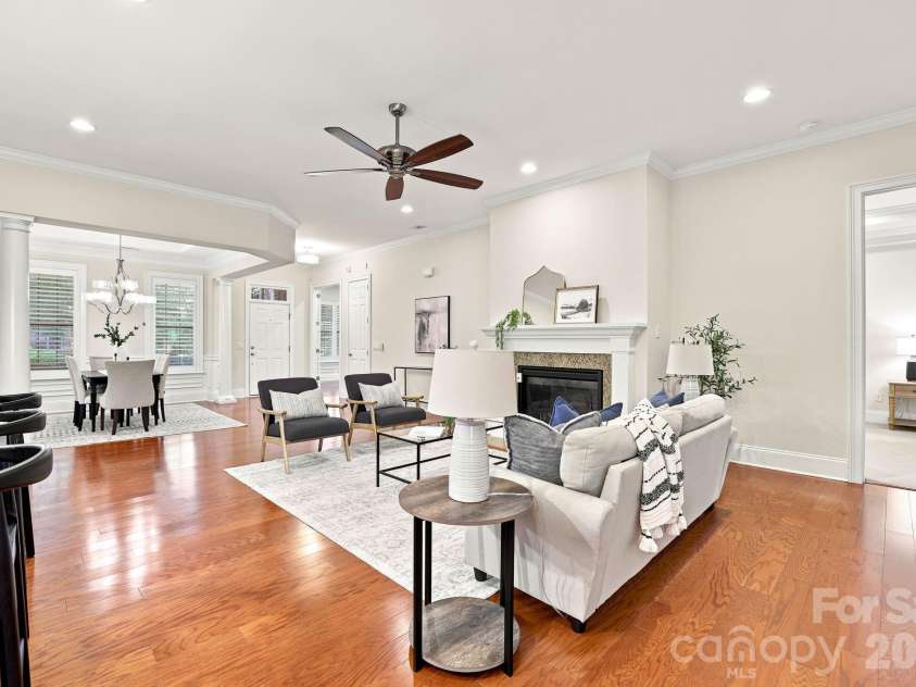 15503 Lake Ridge Road, Charlotte, NC 28278.  MLS# CAR4401425, YatesRealty ID 39842. 