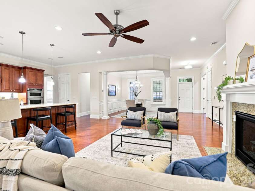 15503 Lake Ridge Road, Charlotte, NC 28278.  MLS# CAR4401425, YatesRealty ID 39842. 