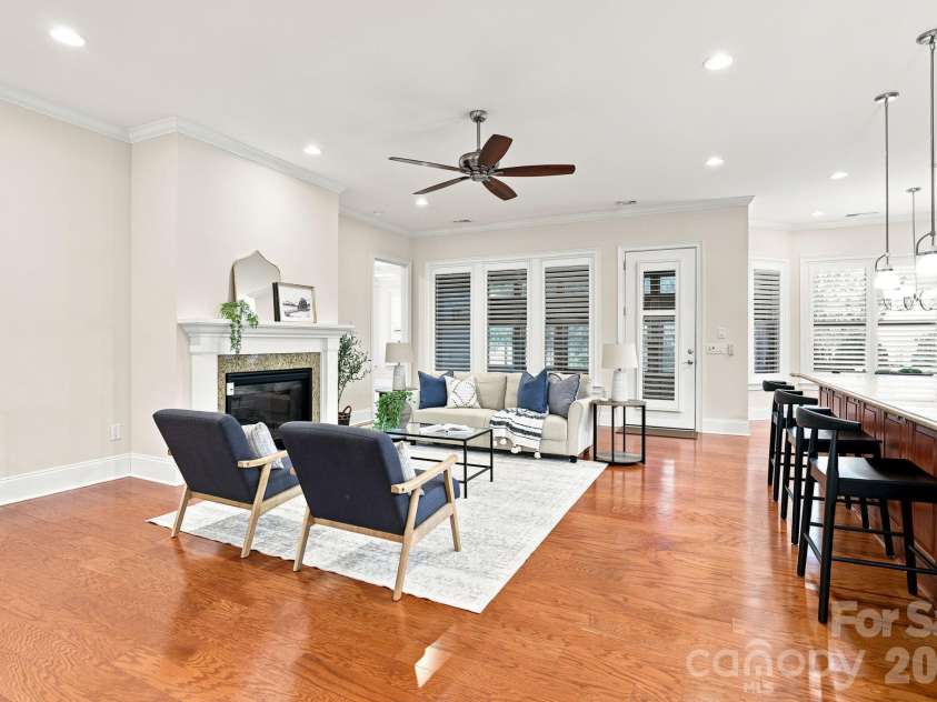 15503 Lake Ridge Road, Charlotte, NC 28278.  MLS# CAR4401425, YatesRealty ID 39842. 