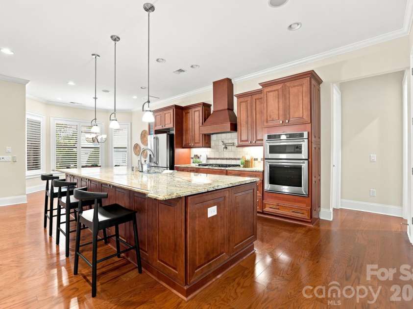 15503 Lake Ridge Road, Charlotte, NC 28278.  MLS# CAR4401425, YatesRealty ID 39842. 