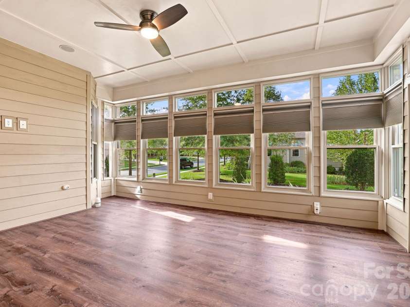 15503 Lake Ridge Road, Charlotte, NC 28278.  MLS# CAR4401425, YatesRealty ID 39842. 