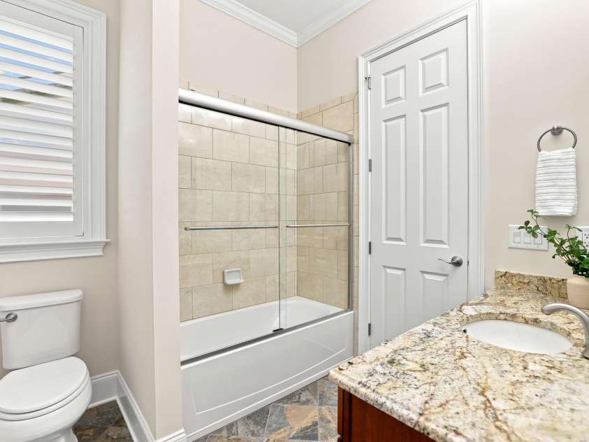 15503 Lake Ridge Road, Charlotte, NC 28278.  MLS# CAR4401425, YatesRealty ID 39842. 