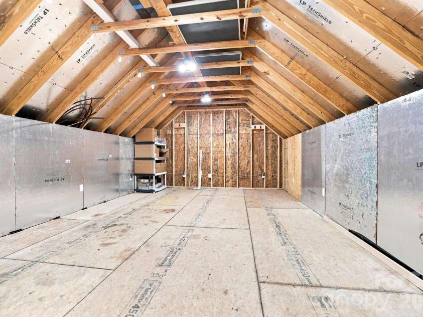 15503 Lake Ridge Road, Charlotte, NC 28278.  MLS# CAR4401425, YatesRealty ID 39842. 
