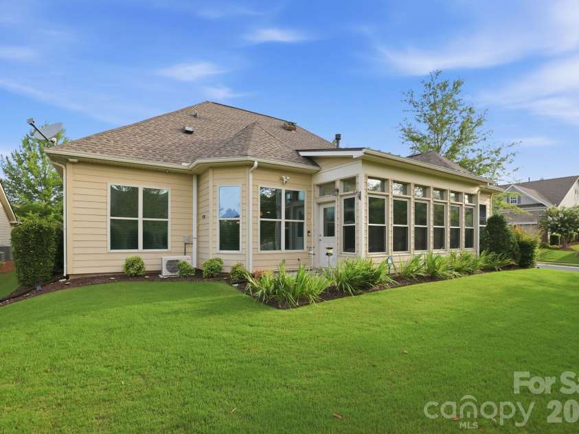 15503 Lake Ridge Road, Charlotte, NC 28278.  MLS# CAR4401425, YatesRealty ID 39842. 