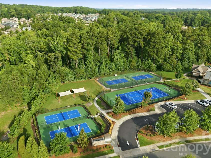 15503 Lake Ridge Road, Charlotte, NC 28278.  MLS# CAR4401425, YatesRealty ID 39842. 