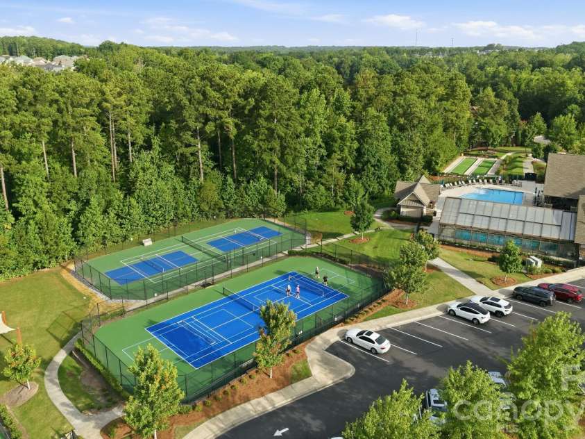 15503 Lake Ridge Road, Charlotte, NC 28278.  MLS# CAR4401425, YatesRealty ID 39842. 